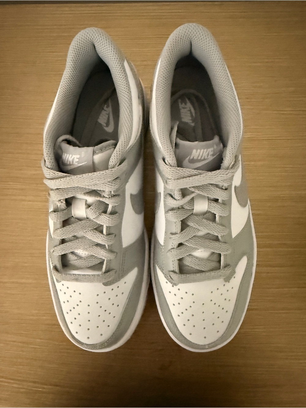 Nike Kids Low-Top Sneakers in Light Gray and White
